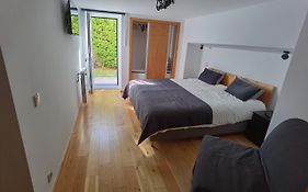 Fernandes House